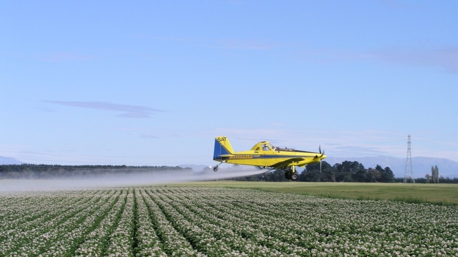 pulverização agrícola avião Foto NT Franklin Pixabay