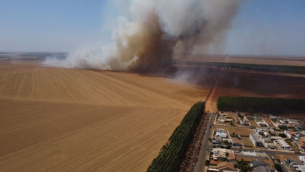 incêndio em Campo Novo do Parecis foto Thiago Rocha2