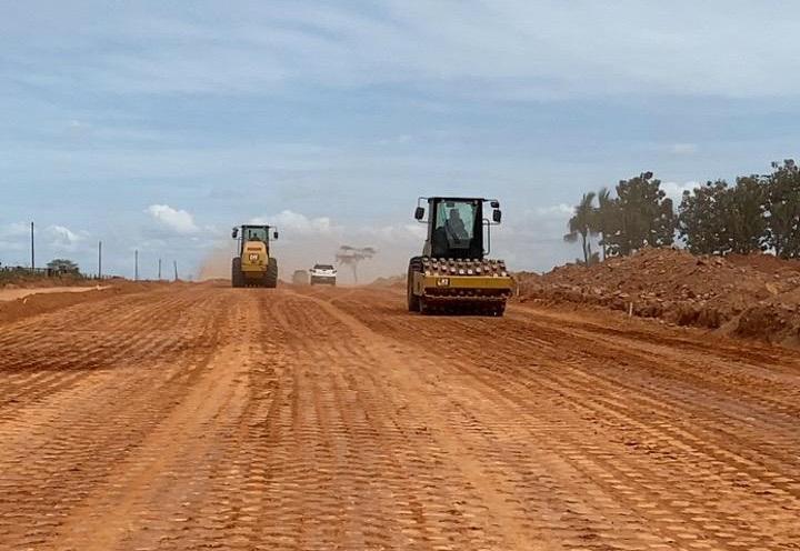 Obras de pavimentação da MT-170 entre Castanheira e Colniza. Foto: Sinfra-MT