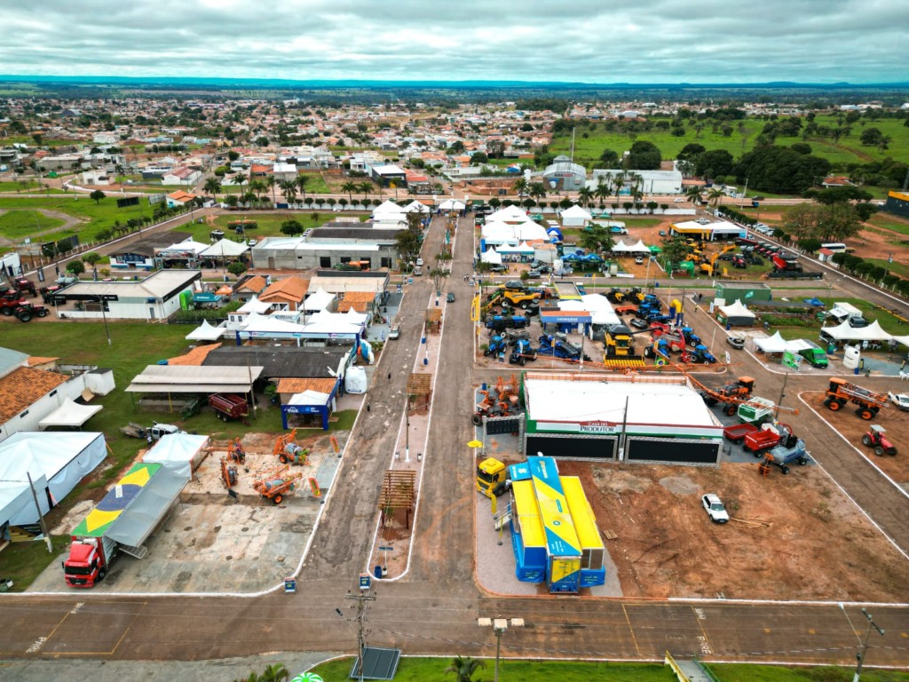 oeste rural show pontes e lacerda mato grosso